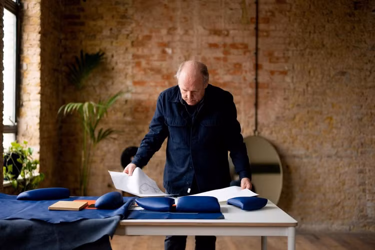 Tương tự như vậy, khi nói đến những chiếc xe hạng sang, việc có một chiếc ghế sau có thể cạnh tranh với ghế máy bay hạng nhất cũng là một yếu tố quyết định không kém.