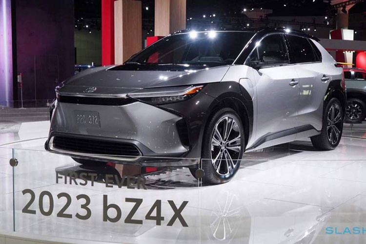 Mức giá xe Toyota bZ4X 2023 tại Thái Lan dự đoán khoảng hơn 2 triệu baht (khoảng 1,3 tỷ đồng). Rất có thể Việt Nam cũng sẽ bán mẫu xe này để đón đầu xu hướng điện khí hóa tại nước ta khi các đối thủ như Kia, Hyundai, VinFast đều đã “đánh tiếng” mang các mẫu xe điện về nước.