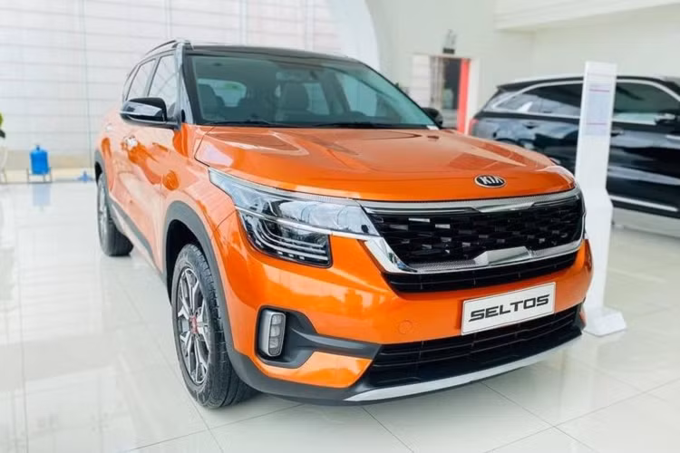 Kia Seltos tại Việt Nam có 2 phiên bản động cơ gồm: Động cơ Kappa 1.4L T-GDi (Turbo) cho công suất cực đại 138 mã lực, mô men xoắn cực đại 242Nm, kết hợp hộp số ly hợp kép 7 cấp.; Động cơ Kappa 1.6L MPI cho công suất cực đại 128 mã lực, mô men xoắn cực đại 157Nm, kết hợp hộp số tự động 6 cấp.