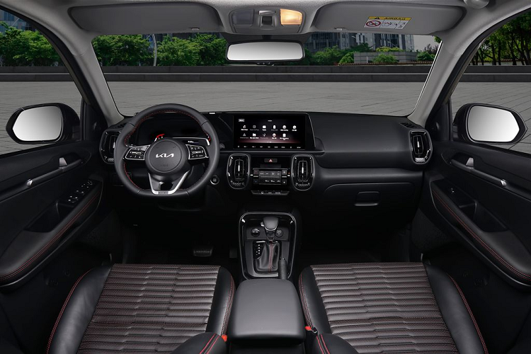 Kia Sonet tại Việt Nam được trang bị động cơ xăng Smartstream 1.5L sản sinh công suất cực đại 113 mã lực và mô men xoắn cực đại 144Nm, kết hợp hộp số sàn 6 cấp hoặc hộp số tự động vô cấp CVT Smartstream IVT.