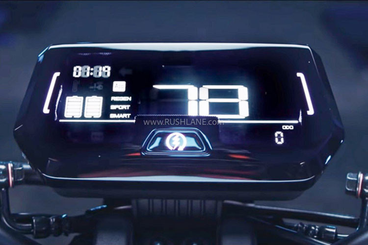 Phần đầu xe với mặt nạ xe thiết kế đơn giản, nổi bật trên đó là cụm đèn pha gồm đèn pha LED dạng projector xếp chồng lên nhau. Phong cách thiết kế này tiếp tục bao trùm lên toàn bộ phần đuôi xe, nhưng có thêm các đường gân gấp khúc, tạo nên cho xe vẻ cứng cáp, gãy gọn.