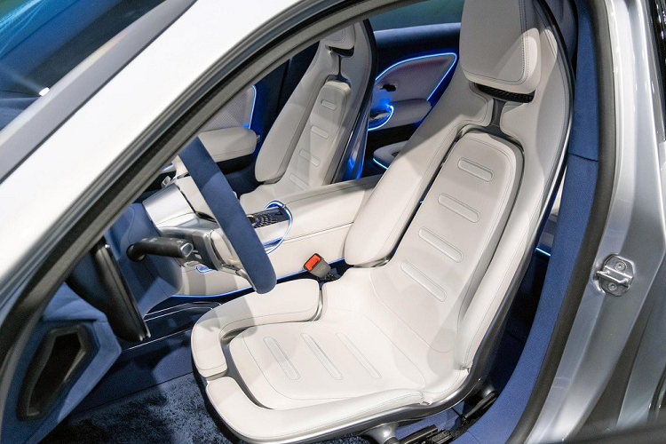 Điều này giúp trọng lượng của xe chỉ dừng ở mức 1.750 kg khá ấn tượng.