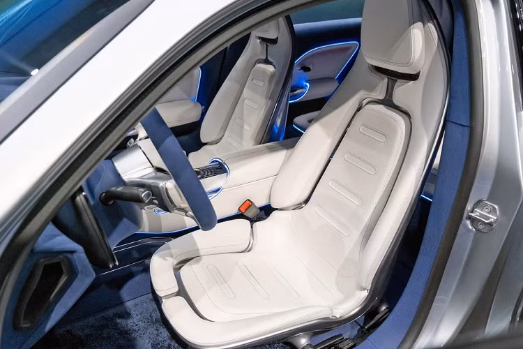 Điều này giúp trọng lượng của xe chỉ dừng ở mức 1.750 kg khá ấn tượng.