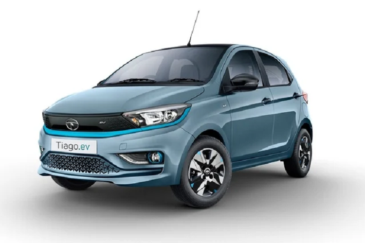 “Với sự ra mắt của Tiago.ev, chiếc hatchback chạy điện đầu tiên của Ấn Độ, quốc gia này có thể có một bước tiến vượt bậc trong hành trình tìm kiếm phương tiện di chuyển xanh, sạch và an toàn”, giám đốc điều hành của Tata Motors Passenger Vehicle, Shailesh Chandra mô tả trong một thông cáo báo chí.
