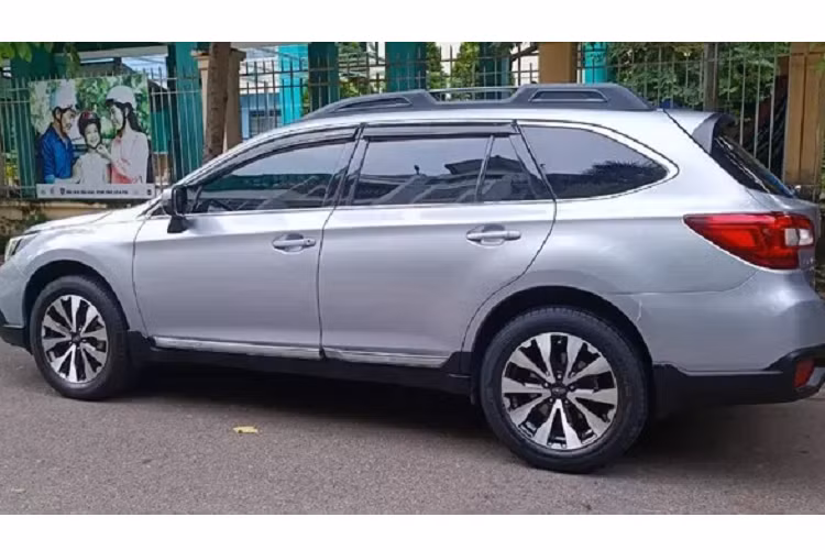 Với giá xe Subaru Outback 2015 trong bài là 839 triệu đồng ở thời điểm hiện tại, chúng ta sẽ có khá nhiều lựa chọn xe mới tương đương như Hyundai Creta hay Kia Seltos, kể cả Toyota Corolla Cross. Nhưng Subaru Outback 2015 vẫn là lựa chọn với những ai thích xe độc lạ, nguồn gốc nhập khẩu, rộng rãi và vận hành ưu việt với hệ thống AWD.