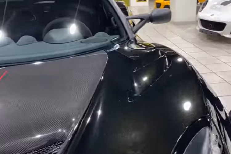 Lotus Exige Cup 430 Final Edition có khả năng tăng tốc từ vị trí xuất phát lên 100 km/h chỉ trong thời gian 3,3 giây trước khi đạt tốc độ tối đa là 274 km/h. Lotus Exige Cup 430 phiên bản đặc biệt có thể tạo ra 171 kg lực ép xuống mặt đường ở tốc độ cao. Xe sử dụng hệ thống ống xả hiệu năng cao được làm hoàn toàn bằng vật liệu titan.