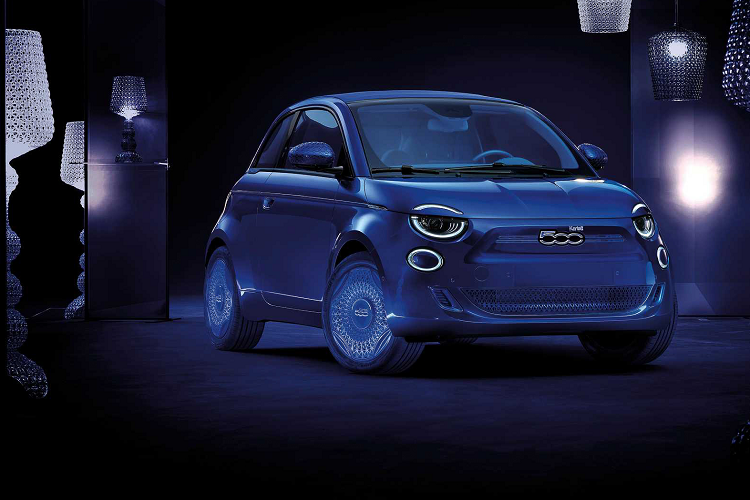 Cho dù những người mê xe sẽ phải chờ đợi thêm khoảng một năm để xem những phiên bản Fiat 500e 2024 thương mại cho thị trường Mỹ, tuy nhiên Fiat đã tạo ra ba mẫu xe độc nhất dựa trên chiếc EV ấn tượng của mình.