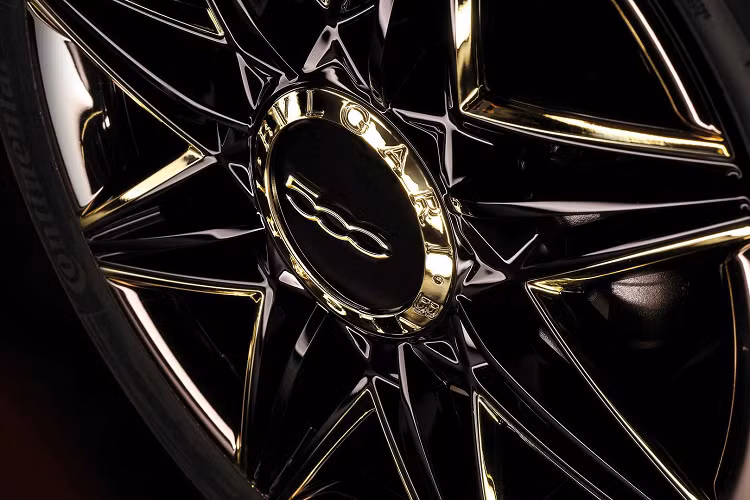 Tuy nhiên, nếu theo thử nghiệm tại thị trường Mỹ, mẫu xe này có thể đi được phạm vi ít hơn một chút so với thông số công bố tại châu Âu.