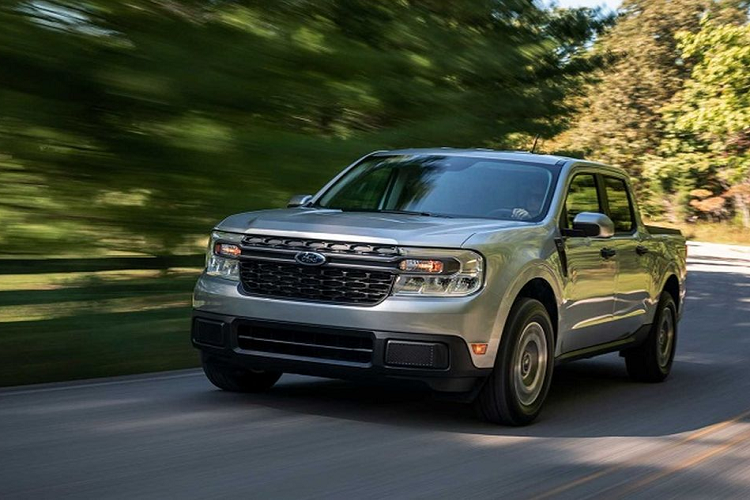 Thậm chí, bằng sáng chế còn gợi ý rằng, ngoài việc chỉ đặt một chiếc quạt giữa khoang hành khách và thùng xe, Ford còn có thể đặt một số ống dẫn không khí ở các cạnh thùng xe và dưới gầm để sưởi ấm hoặc làm mát toàn bộ không gian được tốt hơn. Ford Maverick hybrid 2022 mới sở hữu bộ pin đủ lớn, cho phép người dùng có thể ngủ trên thùng xe thoải mái suốt đêm dài mà không lo mất giấc ngủ.