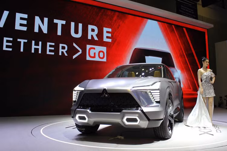 Tại triển lãmVMS 2022 vừa diễn ra tại Tp. HCM, hãng Mitsubishi đã chính thức ra mắt mẫu xe concept hoàn toàn mới mang tên XFC. Đây là sự kiện ra mắt toàn cầu của mẫu xe concept này. Đặc biệt, Mitsubishi XFC bản thương mại sẽ sớm được bán ra tại thị trường Việt Nam.