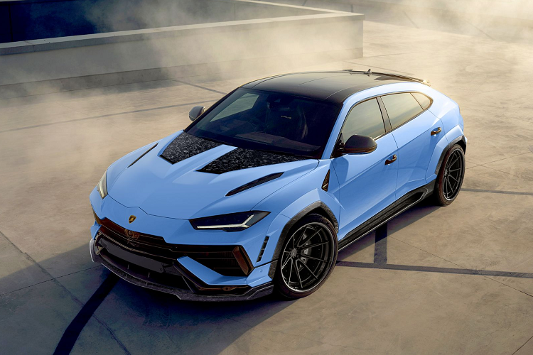1016 Industries là hãng độ đầu tiên “tiên phong” nâng cấp gói độ cho Lamborghini Urus S 2022 mới với tên gọi Vision 2.0. Gói nâng cấp này giúp chiếc SUV đến từ Ý trở nên dữ dằn hơn, mạnh mẽ hơn. Phần đầu xe của Urus vẫn giữ lại bộ chia nhưng có thêm nhiều đường nét carbon giả hơn và ít đường viền màu thân xe hơn.