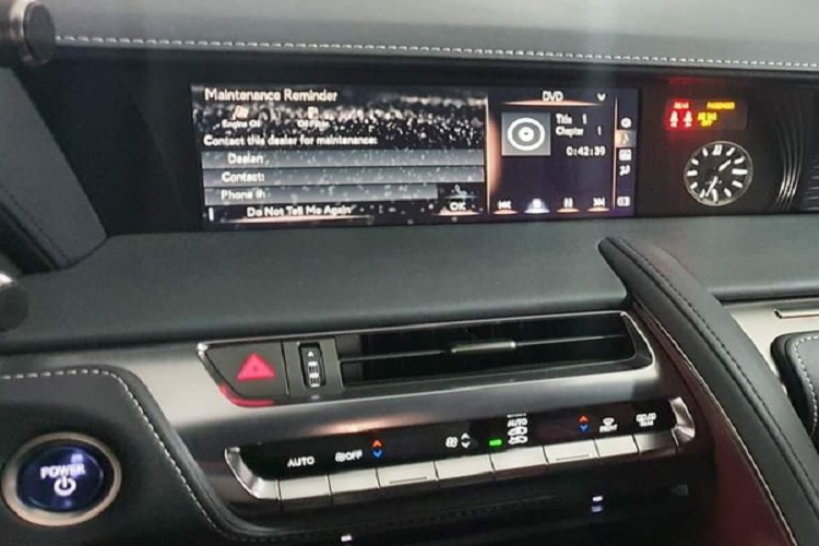 Cụ thể, dòng xe thể thao Lexus LC 500h sử dụng hệ dẫn động hybrid bao gồm máy xăng V6, dung tích 3,5 lít, mô-tơ điện và hộp số CVT. 