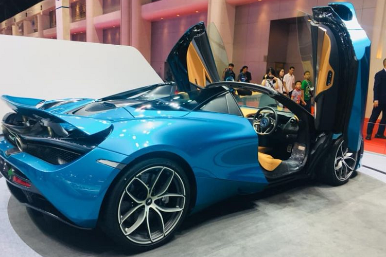 Sự xuất hiện của 2 chiếc siêu xe McLaren chính hãng đầu tiên mới đây, và trước đó là mẫu Artura được cho là một phần trong kế hoạch ra mắt đại lý siêu xe McLaren tại Việt Nam sắp tới. Hồi tháng 3/2022, thông tin hãng xe McLaren sắp khai trương đại lý chính hãng tại Việt Nam vào Quý II năm 2022 đã xuất hiện.