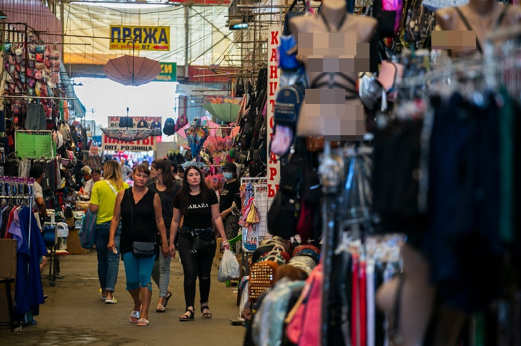 Khu cho noi tieng o Ukraine, nhieu nguoi Viet phat len tu day-Hinh-8