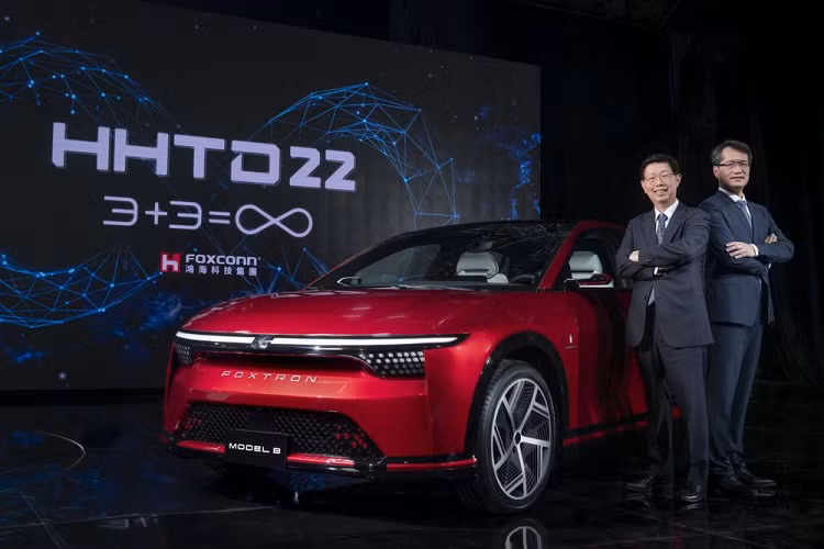 Model B sẽ được quảng bá dưới thương hiệu Foxtron. Đây là thương hiệu liên doanh giữa Foxconn và hãng xe Đài Loan Yulon.