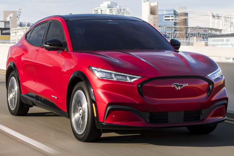 Ford kỳ vọng mở rộng tốc độ sản xuất ôtô điện lên con số 600.000 xe mỗi năm trên phạm vi toàn cầu vào cuối năm 2023. Tập đoàn này thậm chí tham vọng tiến đến con số 2 triệu xe xuất xưởng vào cuối năm 2026. Hãng dự kiến tỷ lệ tăng trưởng kép hàng năm với xe điện sẽ đạt đỉnh 90% vào năm 2026. Trước đó vào tháng 3, Ford đã tăng mức chi tiêu cho xe điện từ 30 tỷ USD vào năm 2026 lên mức 50 tỷ USD.