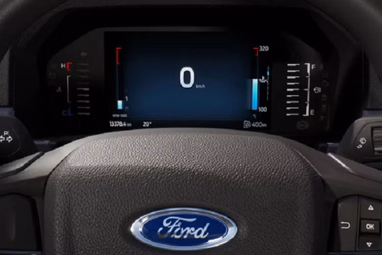 Trong khi đó, Ford Ranger 2022 bản XL 4x4 và XL+ dùng động cơ tương tự nhưng có công suất tối đa 170 mã lực cùng mô-men xoắn cực đại 405 Nm. Động cơ đi với hộp số sàn 6 cấp, hệ dẫn động cầu sau hoặc 4 bánh. 