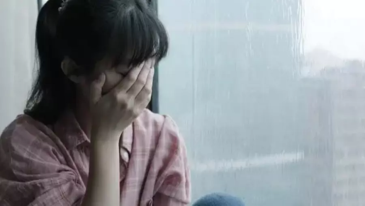 Thay buc anh trong nha chong, toi chi muon ly hon