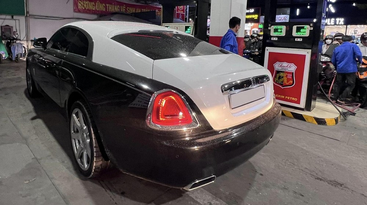Dai gia sieu xe Sai Gon “cho dai co” chi duoc do 300 nghin xang-Hinh-2
