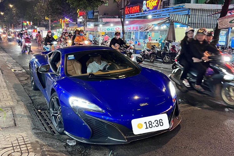 Dai gia sieu xe Sai Gon “cho dai co” chi duoc do 300 nghin xang