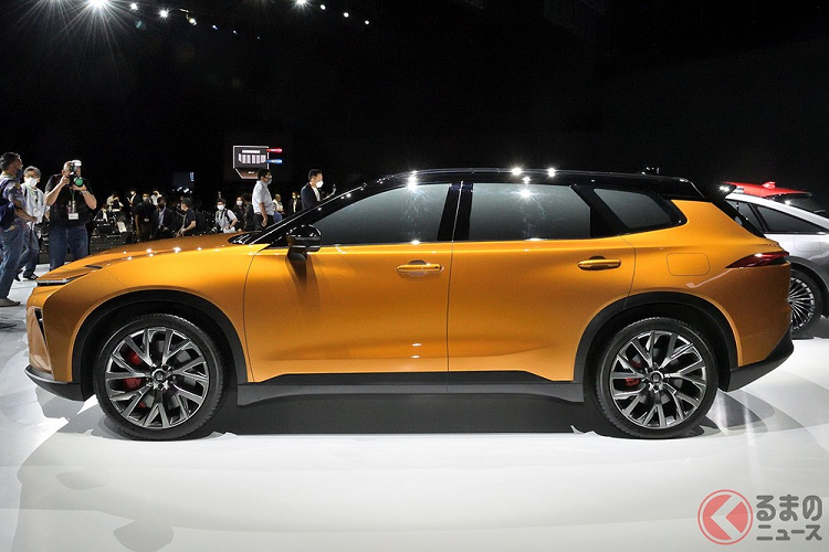 Giá xe Toyota Crown Estate 2024 hiện chưa được công bố chính thức, chỉ biết rằng nó sẽ được bán ra thị trường vào năm sau, cùng với Crown Sedan và Crown Sport. Trong khi đó, Toyota Crown Crossover 2023 sẽ được bán tại Nhật Bản từ mùa thu năm nay.