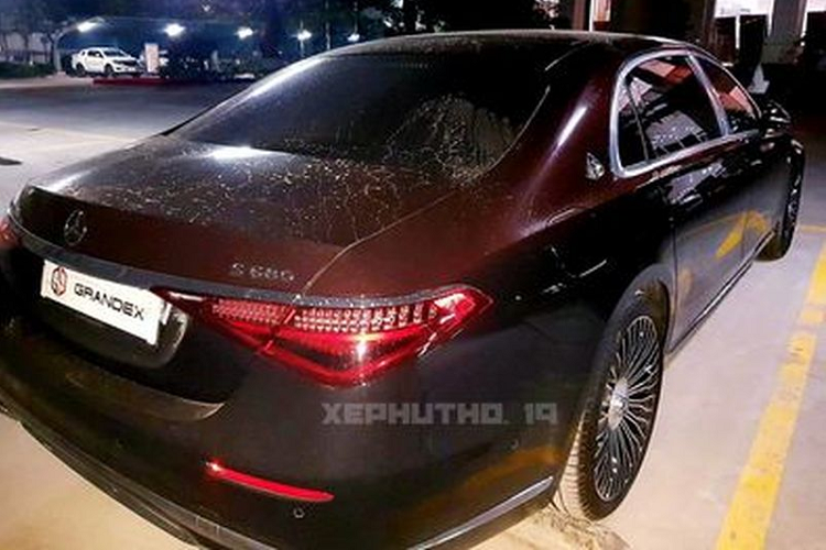 Cung cấp sức mạnh cho Mercedes-Maybach S680 2022 là khối động cơ tăng áp kép V12 6.0L cho công suất tối đa 621 mã lực và mô-men xoắn cực đại 1.001 Nm, kết hợp hộp số tự động 9 cấp và hệ dẫn động 4 bánh toàn thời gian.