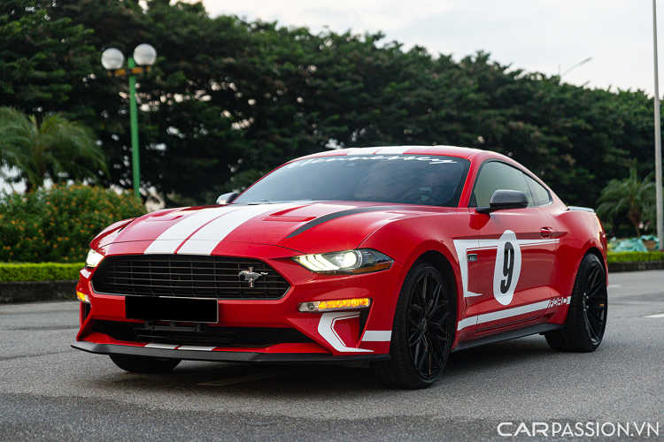 Đa số những chiếc Ford Mustang cơ bắp đang có mặt trong nước thuộc thế hệ thứ 6 được sản xuất từ năm 2014 đến nay trước khi sắp bị thay thế bởi thế hệ mới nhất vào năm 2023.