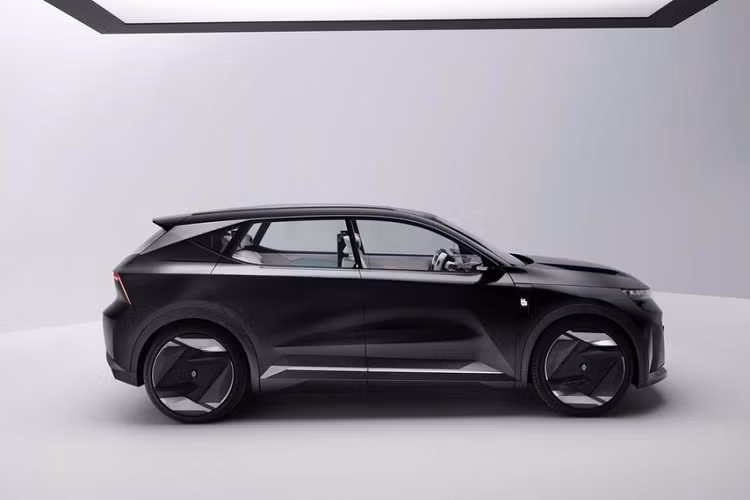 Trên phương diện kích thước, Scenic Vision 2024 mới có trọng lượng 1.700 kg, dài 4.490 mm, rộng 1.900 mm, và cao 1.590 mm. Phiên bản sản xuất của nó hứa hẹn sẽ ra mắt vào năm 2024 và sẽ được chế tạo trên khung gầm giống Megane E-Tech, tuy nhiên đừng hi vọng nó sẽ giữ nguyên thiết kế và mọi công nghệ được thấy ở đây.