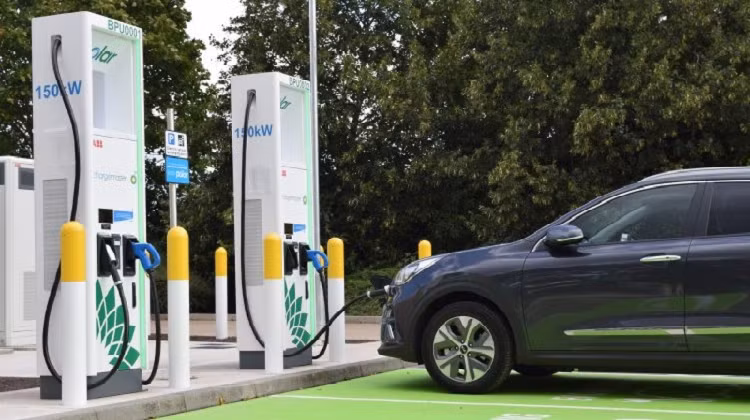 Kinh doanh tram sac xe dien loi nhuan cao hon ban xang?-Hinh-2