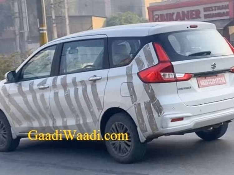 Suzuki Ertiga 2022 ruc rich ra mat, them hop so tu dong 6 cap-Hinh-3