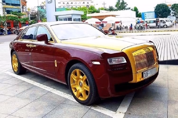 Vào tối ngày 24/11/2022, đại diện công ty đấu giá hợp danh Minh Pháp, đơn vị thay mặt chi nhánh ngân hàng BIDV Quy Nhơn để tổ chức buổi đấu giá lần thứ 4 của chiếc xe siêu sang Rolls-Royce Ghost mạ vàng từng phục vụ ông Trịnh Văn Quyết sẽ không thể diễn ra vào chiều ngày 25/11 như lịch dự kiến.