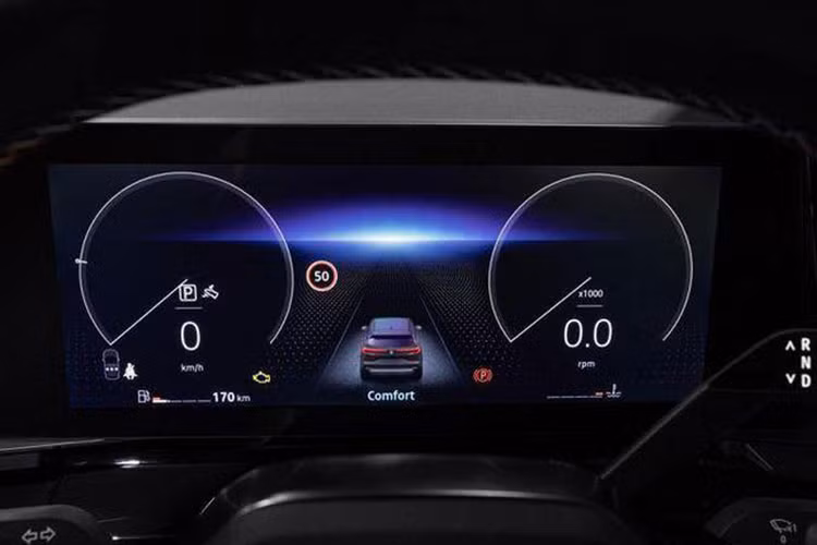 Thêm vào đó là những những hệ thống hỗ trợ người lái cần thiết để xe đạt tiêu chuẩn tự lái cấp độ 2. Ở bản cao cấp, xe sẽ có thêm camera 360 độ.