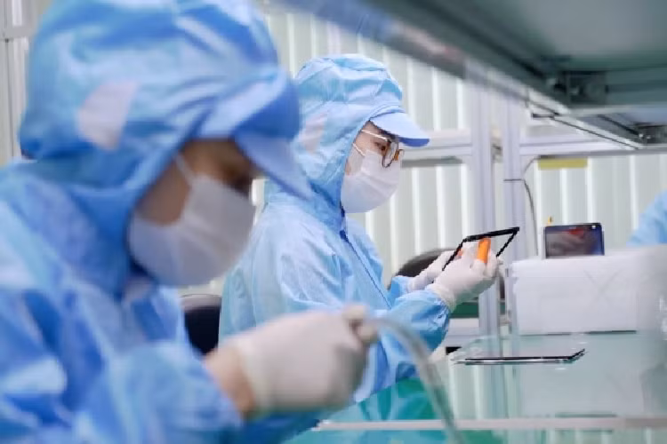 Bên cạnh đó, Trungnam EMS cũng đang lên kế hoạch mở rộng khu sản xuất áp dụng công nghệ hiện đại với nhà xưởng khu A2B4, trong đó tầng 1 có 8 dây chuyền sản xuất với công nghệ SMT và tầng 2 sản xuất linh kiện điện tử nhằm cung cấp thiết bị, sản phẩm điện tử. 