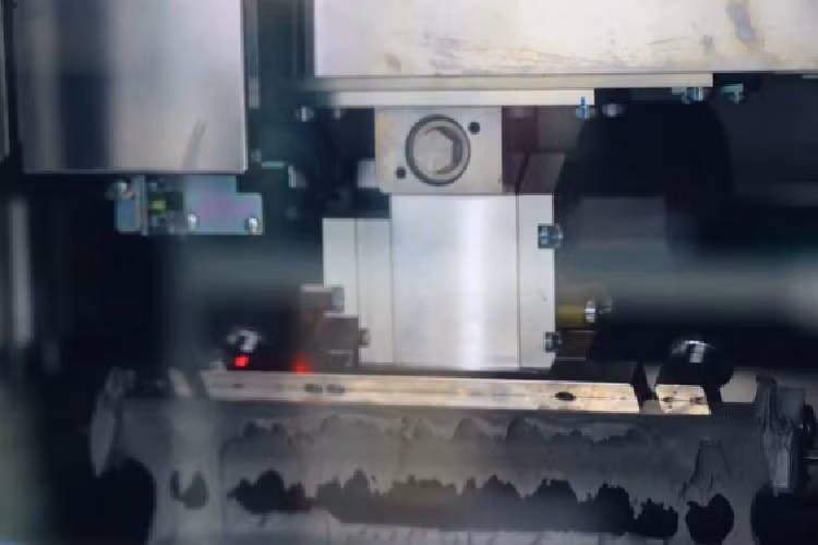 Trước đó, ngày 7/2, tại khu công nghệ cao và các khu công nghiệp Đà Nẵng, Công ty cổ phần Công nghệ thông tin tập trung TP. Đà Nẵng (Danang IT Park) đã tổ chức lễ ra quân đầu năm, xuất xưởng lô hàng máy tính bảng đầu tiên sản xuất tại Đà Nẵng.