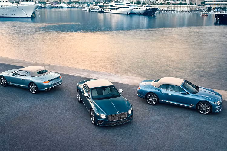 Paul Dickinson, giám đốc thương mại của Bentley cho Mulliner và đua xe thể thao cho biết: "Năm 2021 đã là một năm kỷ lục đối với Mulliner Design khi thấy nhóm cần tăng trưởng 50% để đáp ứng nhu cầu của khách hàng và vào năm 2022 và đã chứng kiến lượng khách hàng tăng 85% so với cùng kỳ năm ngoái đối với những mẫu xe cá nhân hóa Mulliner”.