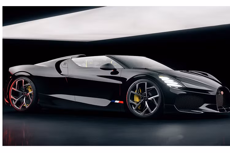 Việc loại bỏ bánh xe dự phòng, giá đỡ bánh xe dự phòng và các chỉ số của nó giúp Phiên bản Carbon trông gọn gàng hơn so với các mẫu Bugatti Baby khác, cũng như giúp chiếc xe nhẹ hơn một chút.