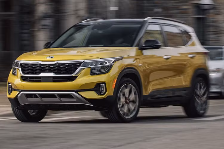 Kia Seltos 2023 mới tại Úc có 9 tùy chọn màu sơn là cam Mars Orange, xanh nhạt Pluton Blue, trắng Snow White Pearl, xám nhạt Steel Grey, xám đậm Gravity Grey, đen Fusion Black, xanh đậm Neptune Blue, trắng Clear White - nóc đen và xanh nhạt Pluton Blue - nóc đen.
