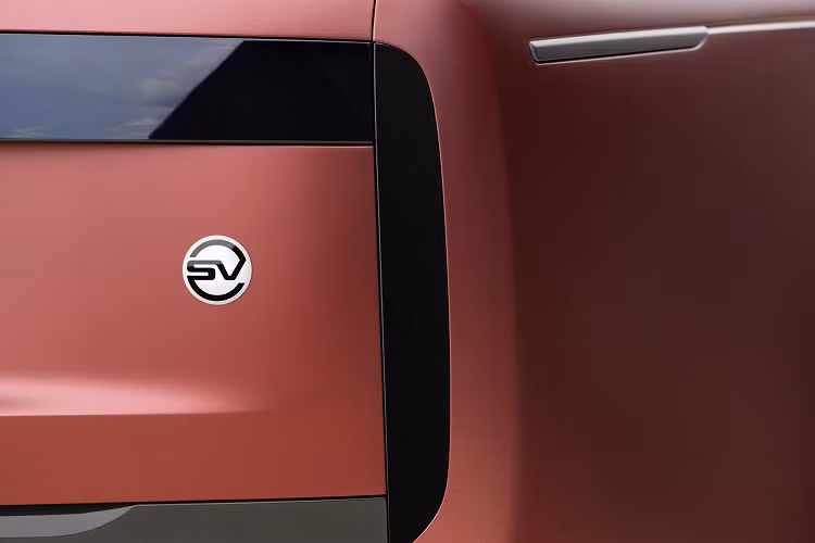 Động cơ mới tiết kiệm nhiên liệu hơn 17%, cho công suất tối đa hơn 530 PS (522 mã lực) cùng với mô-men xoắn lớn hơn 50 Nm. Mẫu xe mới có thể đạt tốc độ tối đa 261 km/h.