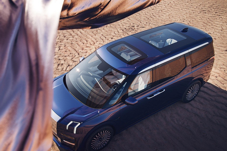 Theo hãng Zeekr, tuy là MPV cỡ lớn nhưng 009 có hệ số lực cản không khí khá thấp, chỉ 0,27 Cd. Điều này sẽ giúp đảm bảo phạm vi di chuyển dài cho xe sau khi sạc đầy pin.