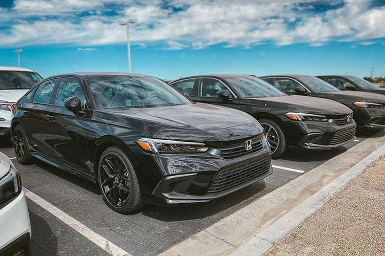 Đáng tiếc là thời điểm ra mắt, thông số kỹ thuật và giá xe Honda Civic 2022 tại Việt Nam vẫn được giữ kín. Thế nhưng, với những thay đổi mới mẻ như trên, người dùng hoàn toàn có thể kỳ vọng vào mẫu sedan hạng C này.