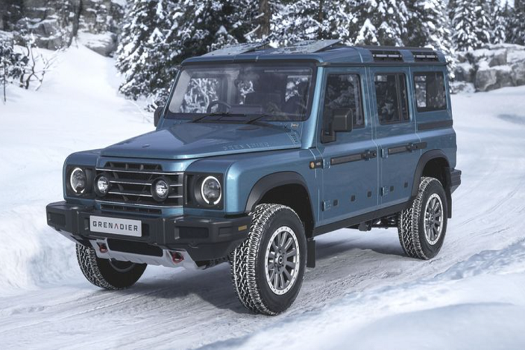 Phiên bản máy dầu công suất 246 mã lực và mô-men xoắn 550 Nm. Bản máy xăng công suất 282 mã lực và mô-men xoắn 450 Nm. Ineos có kế hoạch đưa thêm tùy chọn pin nhiên liệu hydro trong tương lai và đã đầu tư mạnh tay vào công nghệ này.