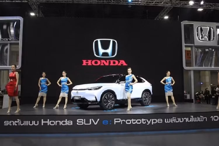 Nó có thể sử dụng mô tơ điện công suất 182 mã lực 310 Nm kết hợp cùng bộ pin lithium-ion 53,6 kWh (phạm vi hoạt động 420 km). Ngoài ra còn có cấu hình động cơ mạnh đến 204 mã lực và 310 Nm, kết hợp cùng bộ pin lớn hơn 68,8 kWh với phạm vi hoạt động lên đến 510 km