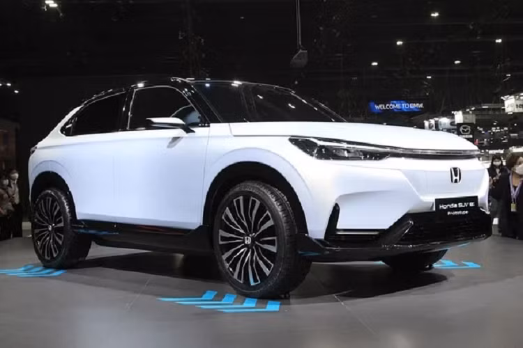Sự hiện diện của SUV e: Prototype mở ra khả năng Thái Lan có thể nhận được phiên bản chạy hoàn toàn bằng điện của HR-V trong tương lai. Điều này hoàn toàn có thể khi mà Thái Lan là một trong những quốc gia tích cực tham gia điện khí hóa nhất khu vực Đông Nam Á.
