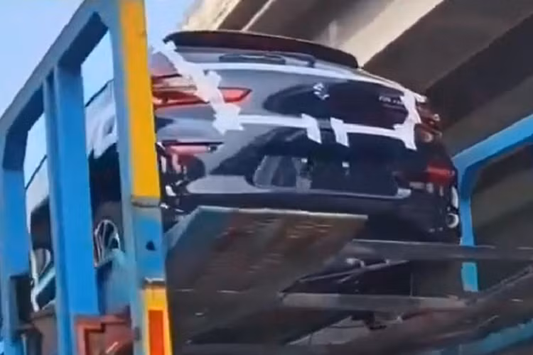 Tại thị trường Indonesia, giá xe Suzuki Baleno 2022 được đồn là dao động từ 262,9 - 274,9 triệu Rupiah (410 - 429 triệu đồng), tăng khoảng 8 triệu Rupiah (12,5 triệu đồng) so với phiên bản cũ.