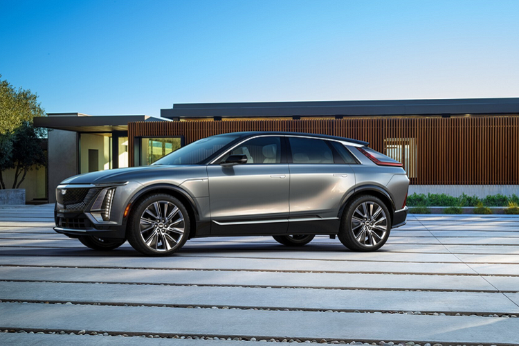 Ở nhà, Lyriq hỗ trợ bộ sạc Cấp 2 với công suất lên đến 19,2 kW và điều này có thể cung cấp phạm vi lên tới 84 km cho mỗi giờ sạc.