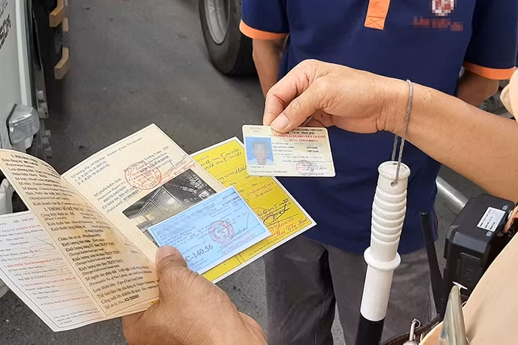 Cac loi oto va xe may vi pham giao thong bi phat tien ngay-Hinh-3