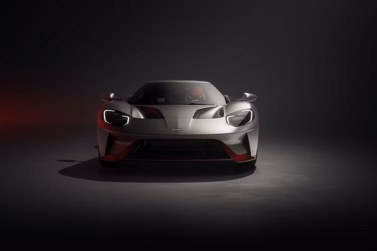 Phiên bản LM đã có sẵn để đặt hàng. Trong khi giá xe Ford GT Heritage Edition vẫn chưa được công bố; hãng đã xác nhận rằng việc giao 22 chiếc Ford GT LM Edition 2023 sẽ bắt đầu vào mùa thu năm nay và việc sản xuất sẽ kết thúc vào cuối năm nay.