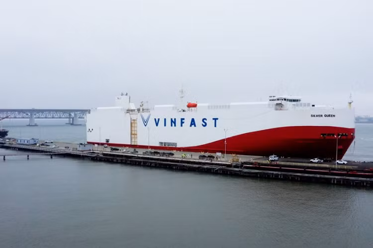 Bà Lê Thị Thu Thuỷ, Phó Chủ tịch Vingroup và Chủ tịch VinFast cho biết: “Ngày hôm nay đánh dấu một cột mốc quan trọng cho VinFast. Chỉ đầu năm nay thôi, tại Las Vegas, VinFast giới thiệu dải sản phẩm thuần điện và công bố sẽ giao xe vào cuối năm 2022.