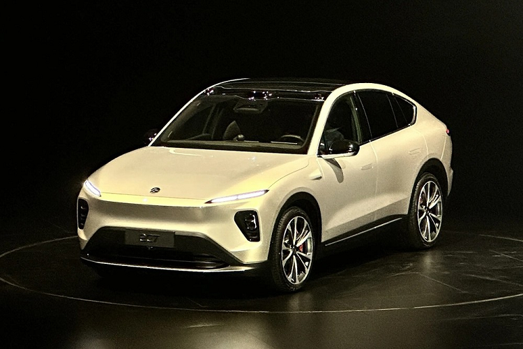 Hãng Nio khẳng định đây là mẫu SUV có hệ số lực cản không khí thấp nhất thế giới. Để có hệ số lực cản không khí thấp, Nio EC7 được thiết kế ngoại thất mượt mà. Ngoài ra, EC7 còn được áp dụng phong cách thiết kế tương đồng với những mẫu xe Nio đời mới khác.