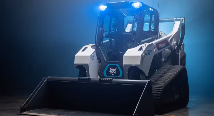 Thông số chi tiết chưa được tiết lộ nhưng với hệ truyền động điện, Doosan Bobcat T7X 2023 mới sẽ giảm được đáng kể chi phí nhiên liệu và thủy lực so với các hệ truyền động phổ thông khác hiện nay.